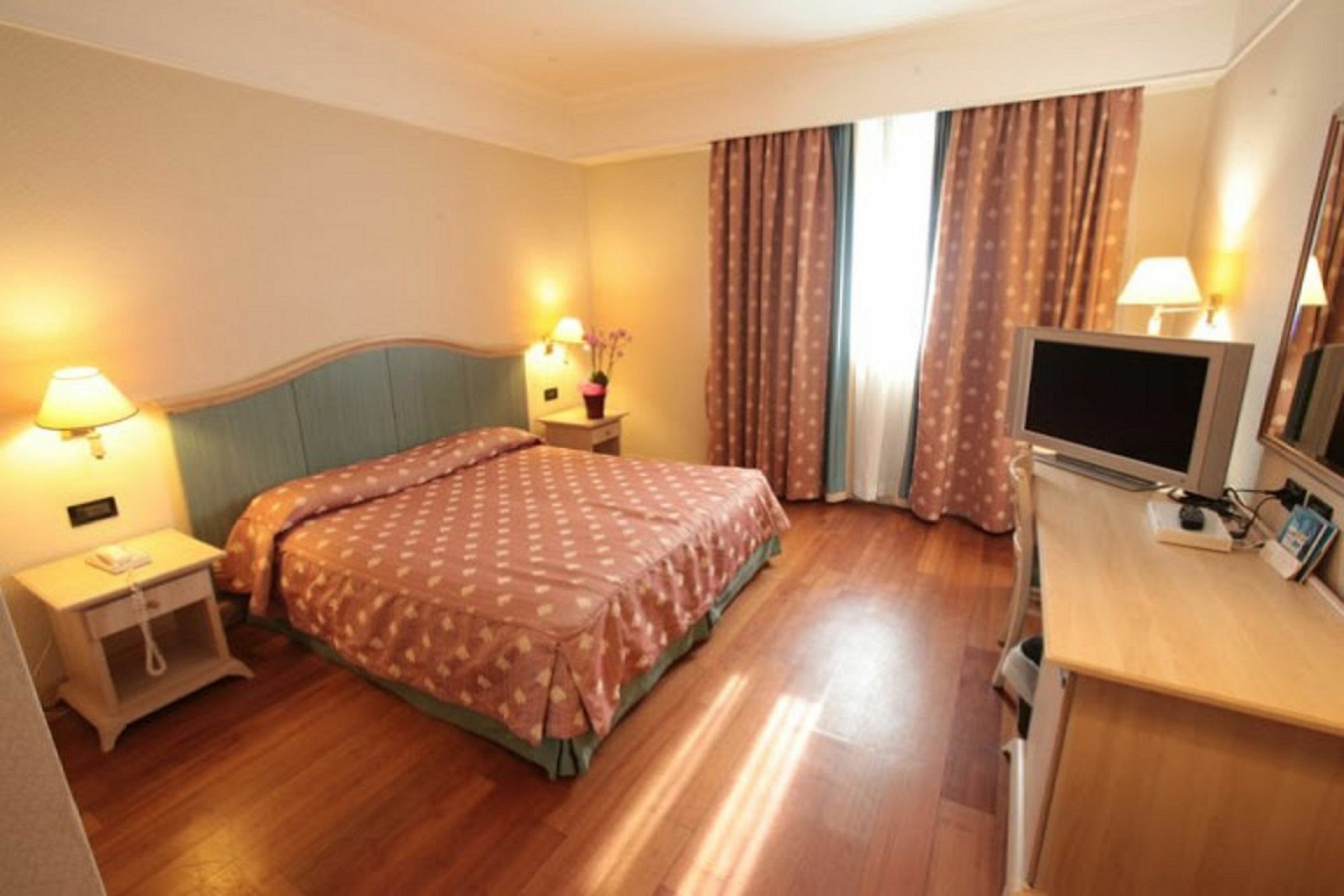 Green Park Hotel Pomezia Exterior photo
