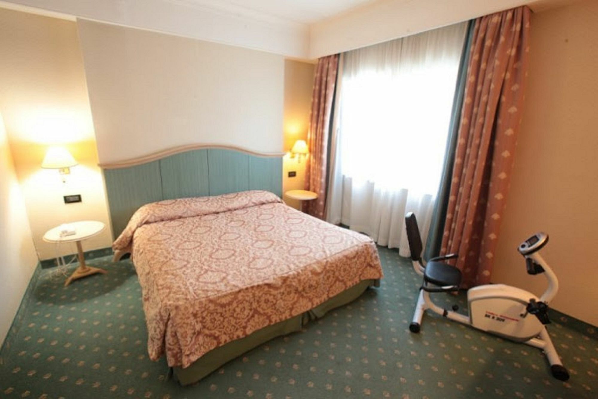 Green Park Hotel Pomezia Exterior photo